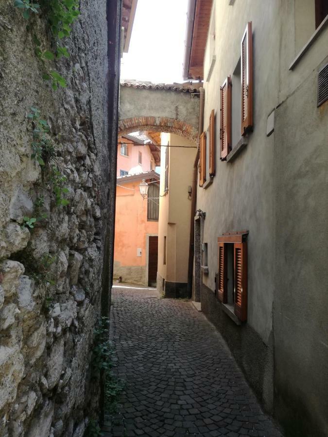 Appartamento Borgo Antico Oliveto Lario Exterior foto